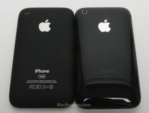 Suposta parte traseira ao lado do atual iPhone