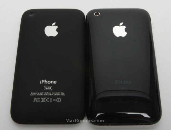 Suposta parte traseira ao lado do atual iPhone