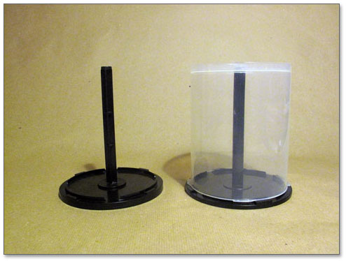 Base feita com embalagem de CD