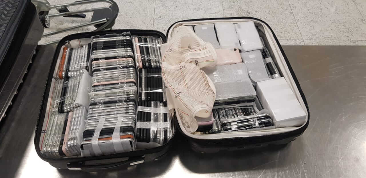 246 iPhones apreendidos pela Receita
