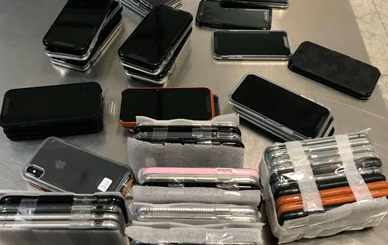 246 iPhones apreendidos pela Receita