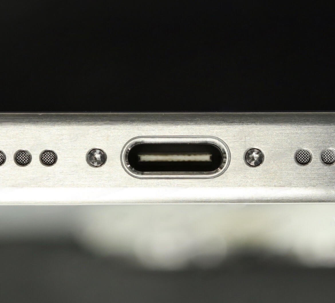 iPhone 15 USB C