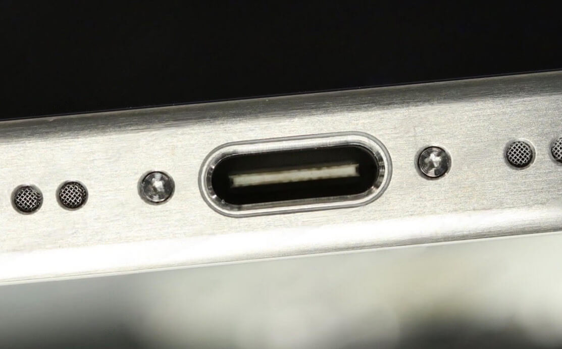 iPhone 15 USB C