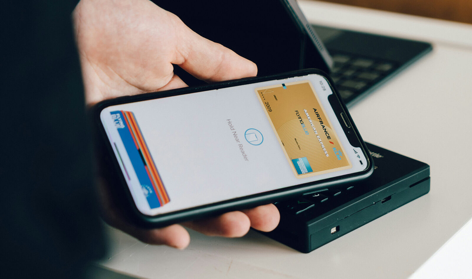 Cartões compatíveis com Apple Pay no Brasil bancos e fintechs