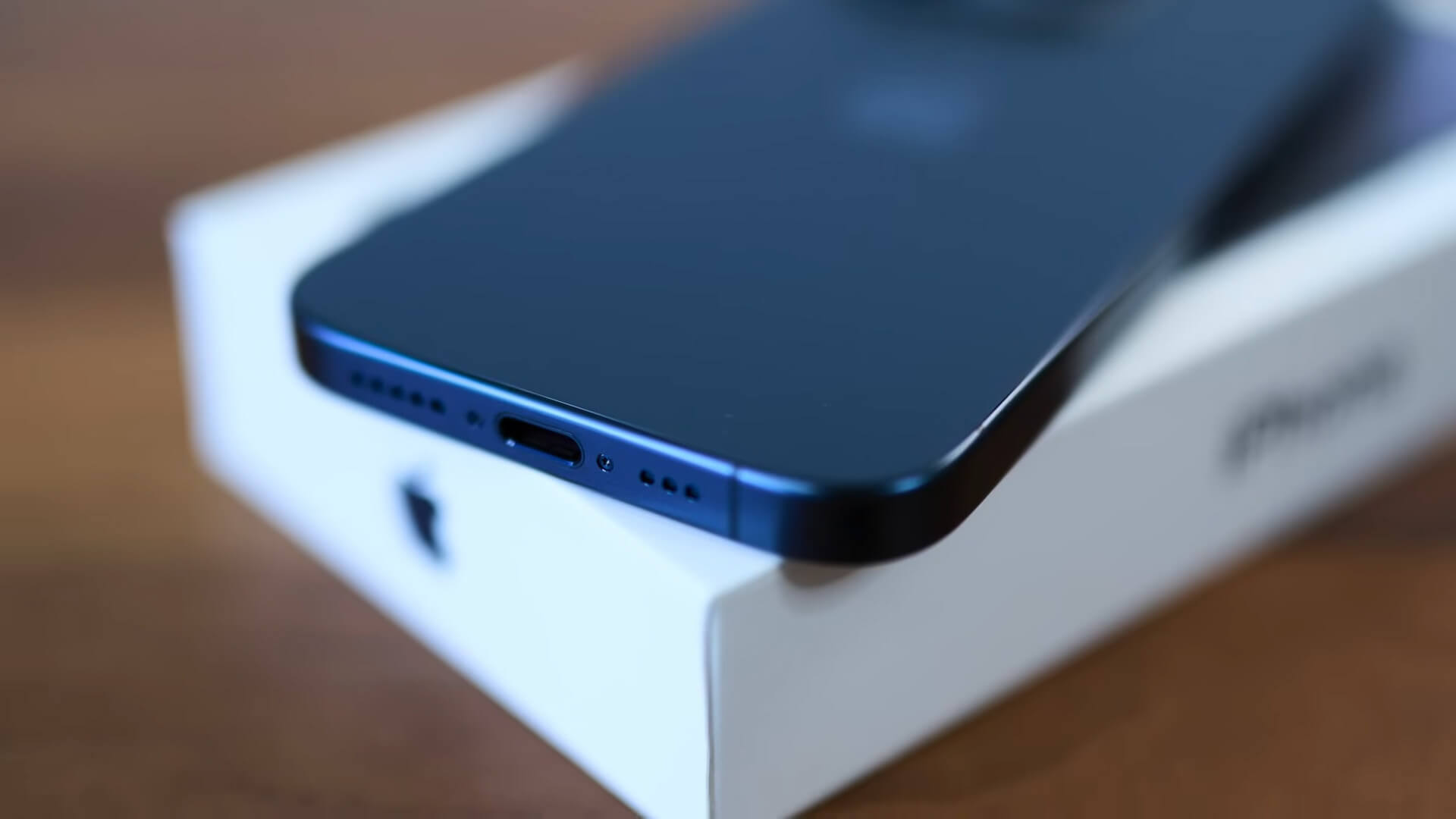 iPhone 15 Pro porta USB C
