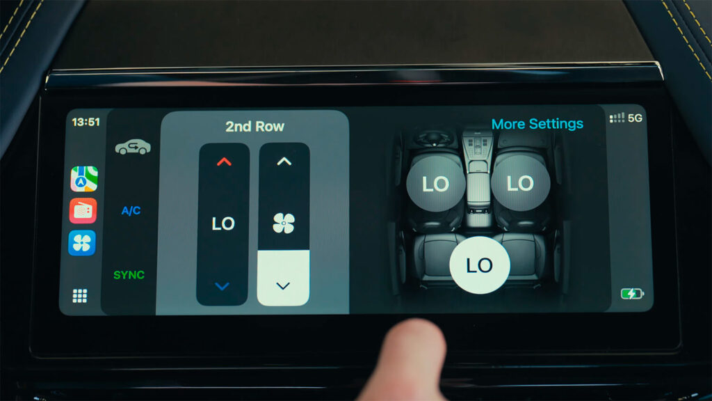 CarPlay Ultra