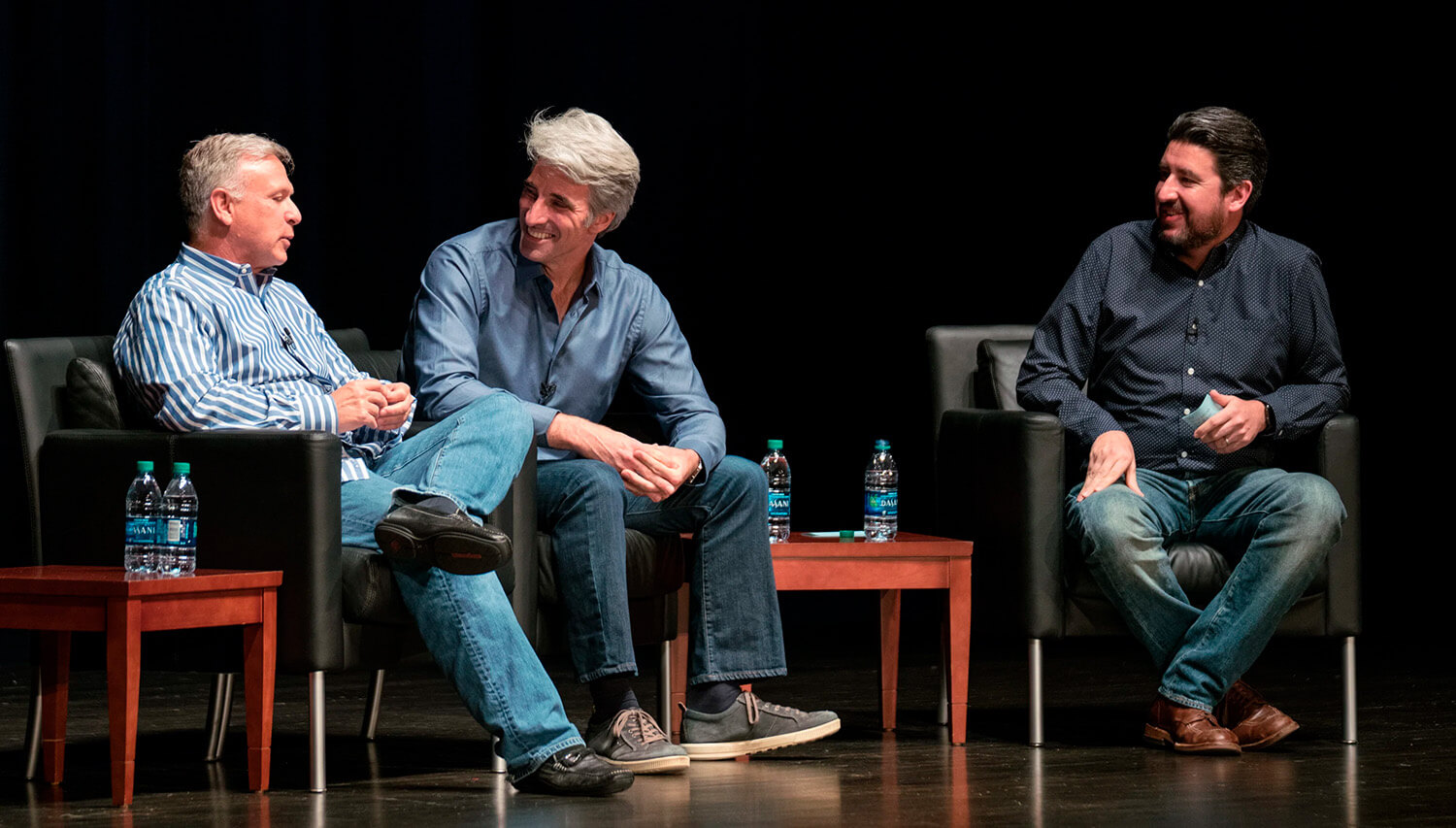 John Gruber com executivos da Apple